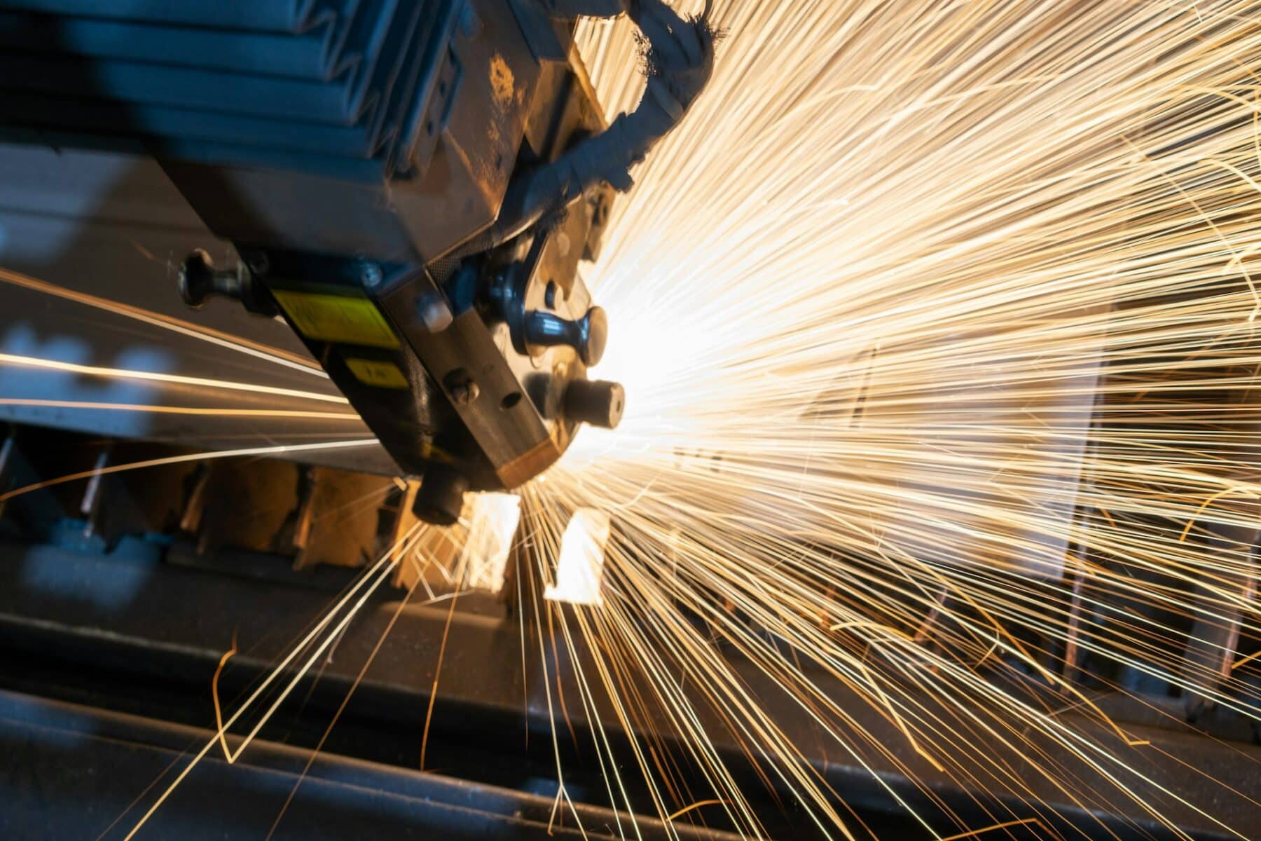 Letting Rocket Scientists Be Rocket Scientists: A New Model to Help Hardware Startups Scale